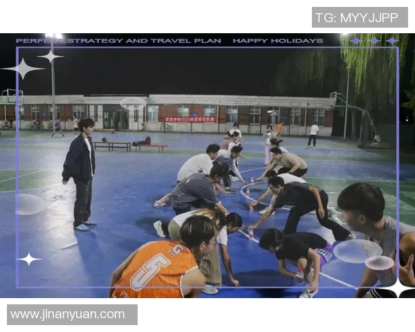 中国男篮红队与蓝队激战正酣展现青春风采与团队精神